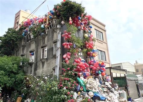 雜物屋|大甲「爆紅氣球屋」分批清理露牆面 一查前屋主已過世 